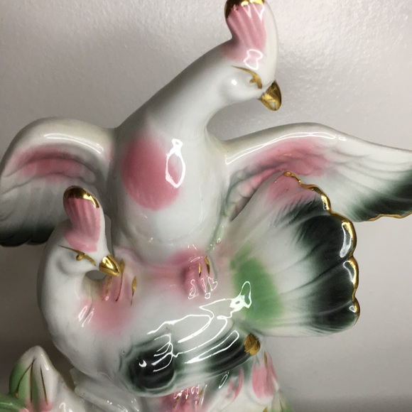 Stunning Vintage Porcelain Asian Peacock Pair Figurine - Picture 2 of 6